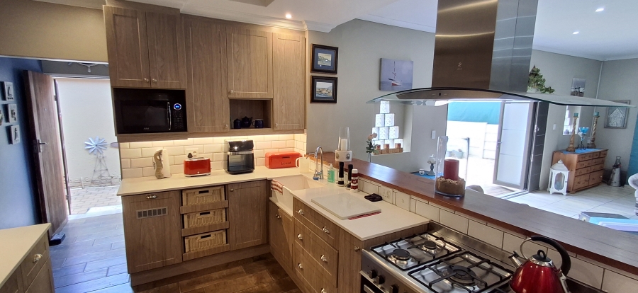 4 Bedroom Property for Sale in Sinoville Gauteng