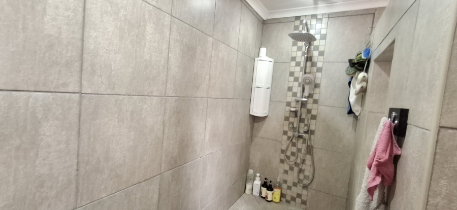 4 Bedroom Property for Sale in Sinoville Gauteng