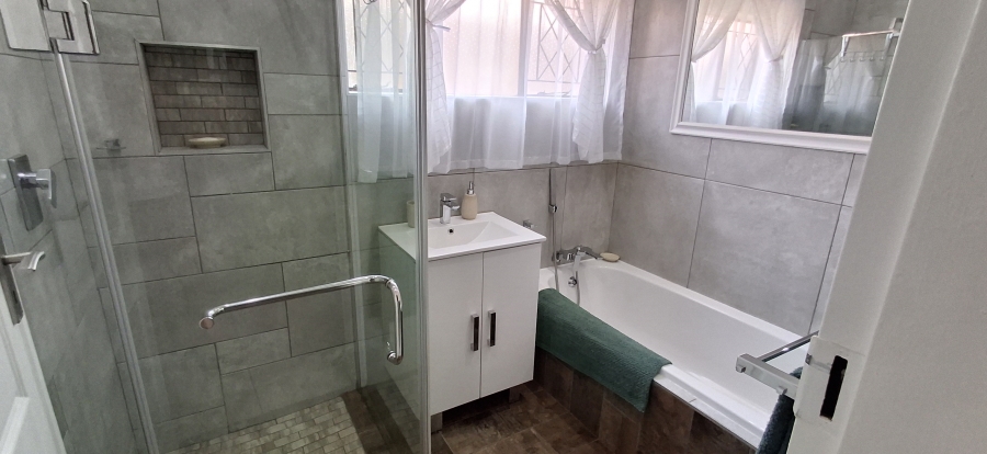 4 Bedroom Property for Sale in Sinoville Gauteng
