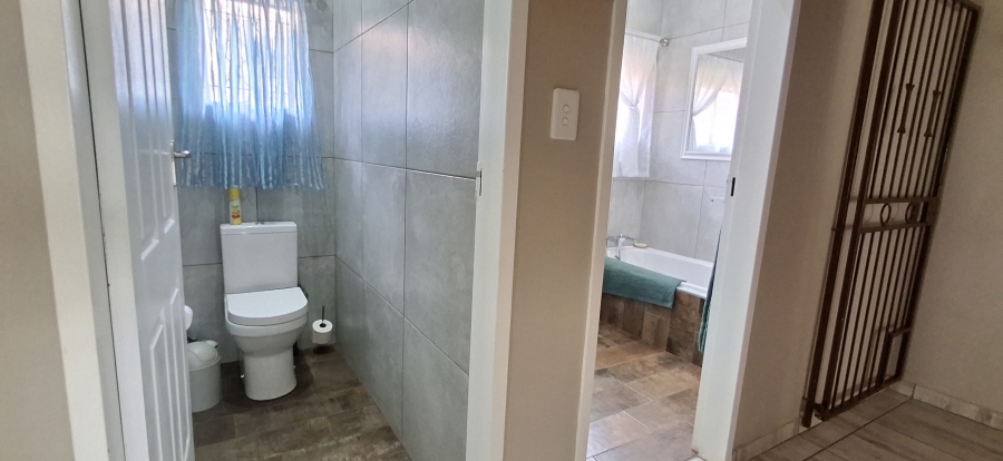 4 Bedroom Property for Sale in Sinoville Gauteng