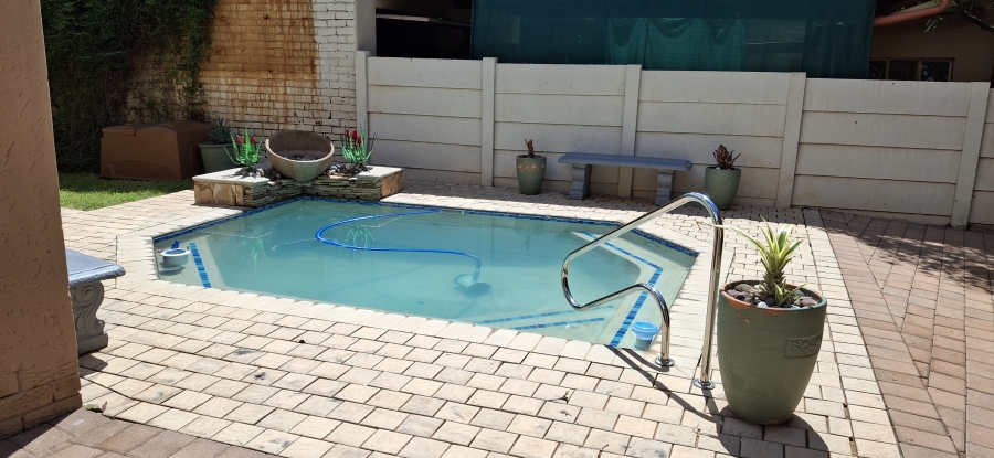 4 Bedroom Property for Sale in Sinoville Gauteng