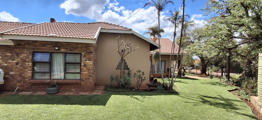 4 Bedroom Property for Sale in Sinoville Gauteng