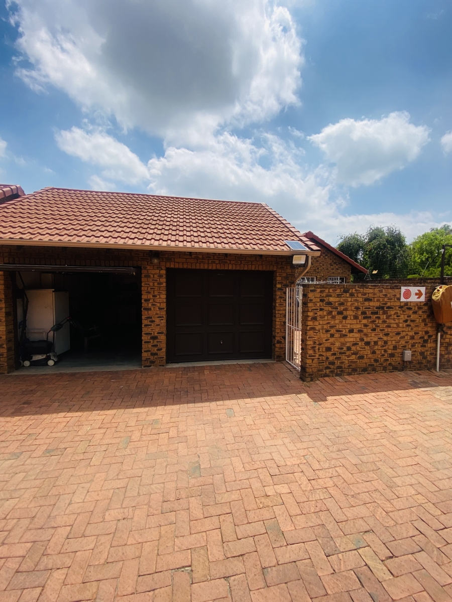 3 Bedroom Property for Sale in Randhart Gauteng