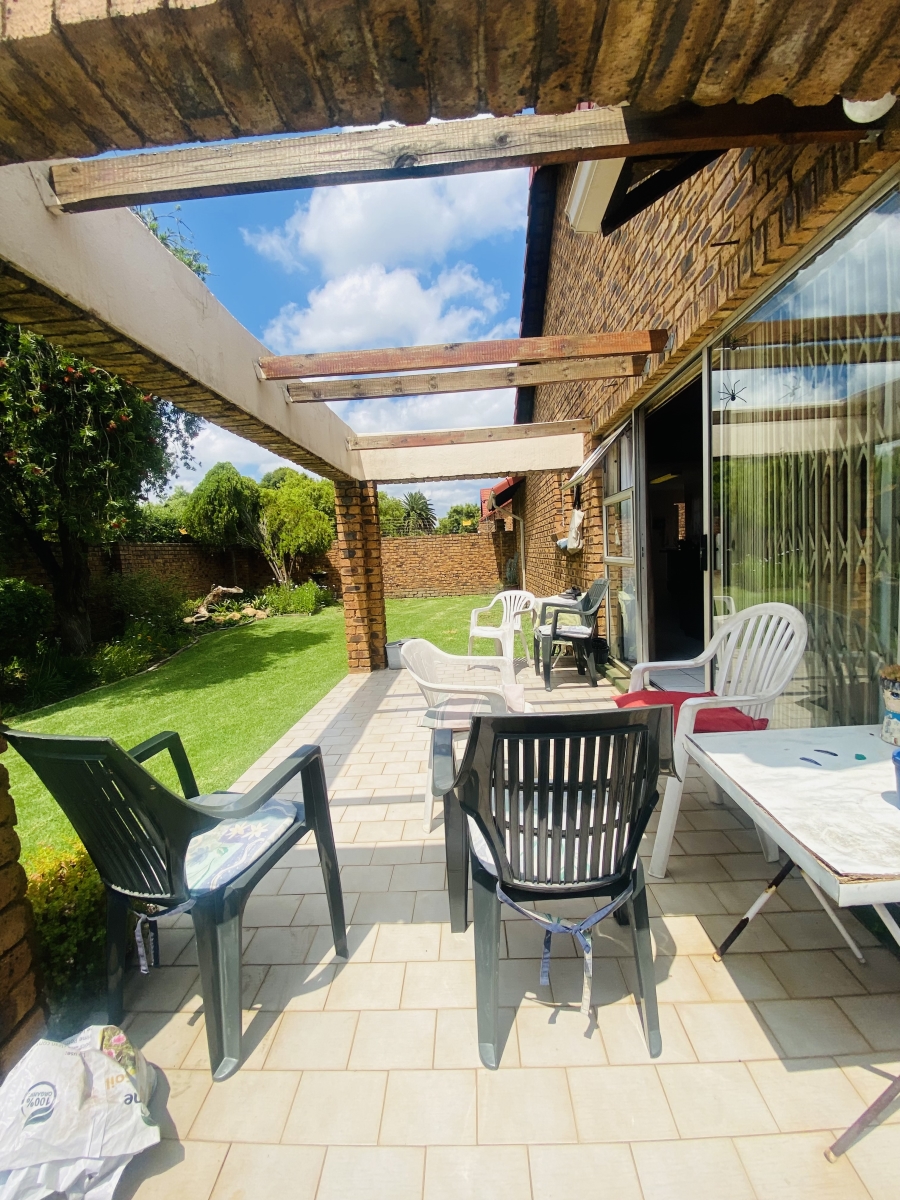 3 Bedroom Property for Sale in Randhart Gauteng