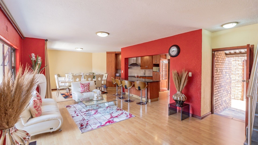 3 Bedroom Property for Sale in Glenanda Gauteng