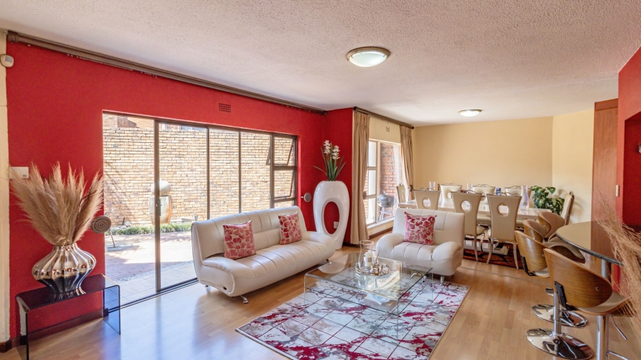 3 Bedroom Property for Sale in Glenanda Gauteng