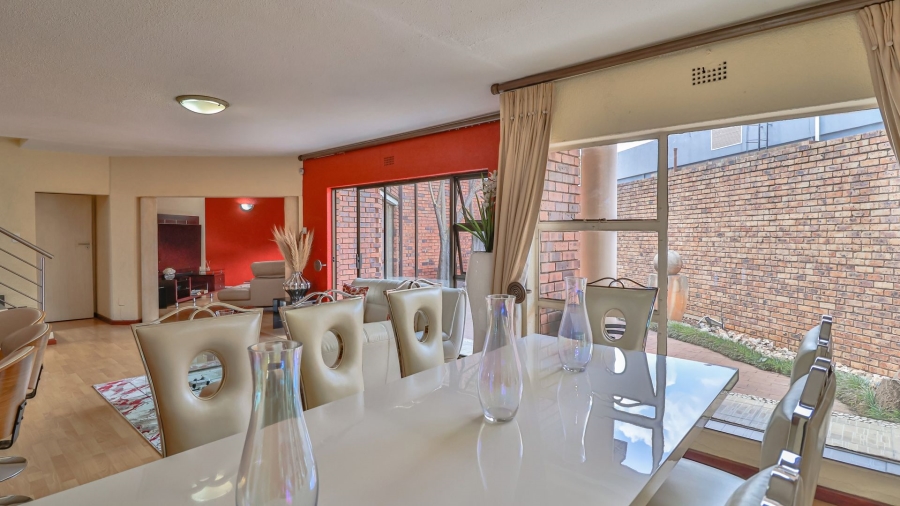 3 Bedroom Property for Sale in Glenanda Gauteng