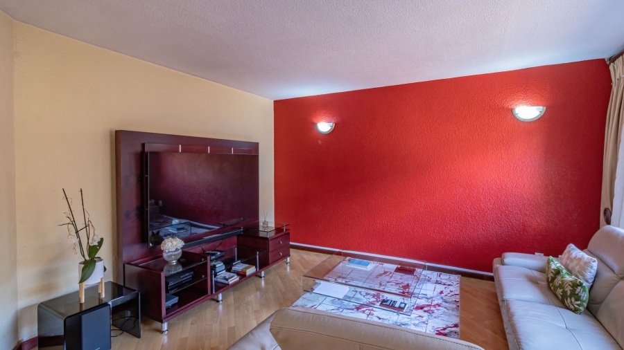 3 Bedroom Property for Sale in Glenanda Gauteng