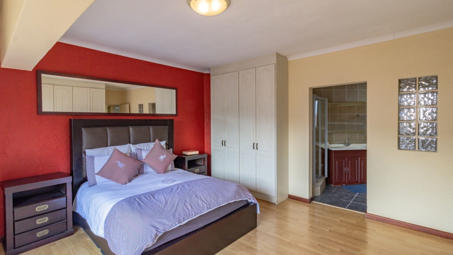 3 Bedroom Property for Sale in Glenanda Gauteng