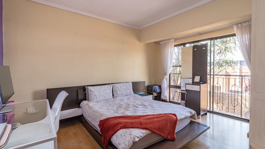 3 Bedroom Property for Sale in Glenanda Gauteng