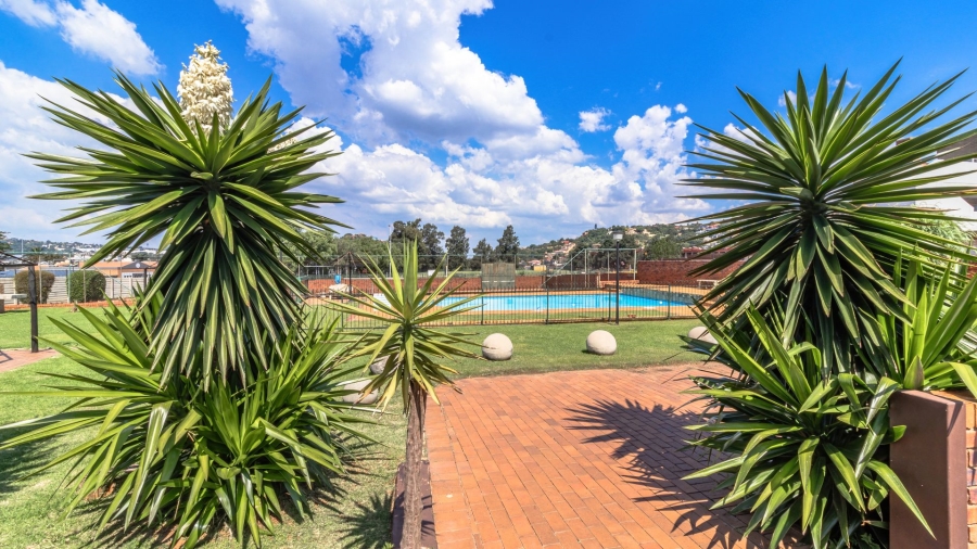 3 Bedroom Property for Sale in Glenanda Gauteng