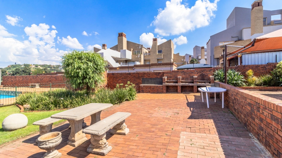 3 Bedroom Property for Sale in Glenanda Gauteng