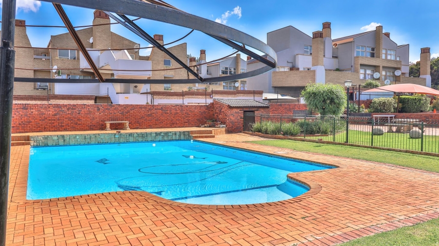 3 Bedroom Property for Sale in Glenanda Gauteng