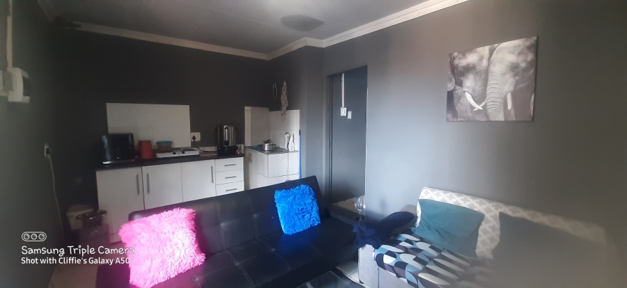 5 Bedroom Property for Sale in Moleleki Gauteng