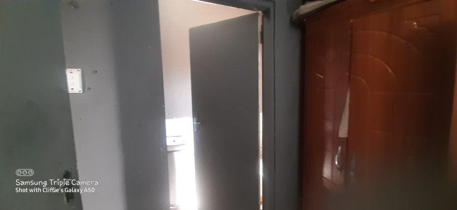 5 Bedroom Property for Sale in Moleleki Gauteng