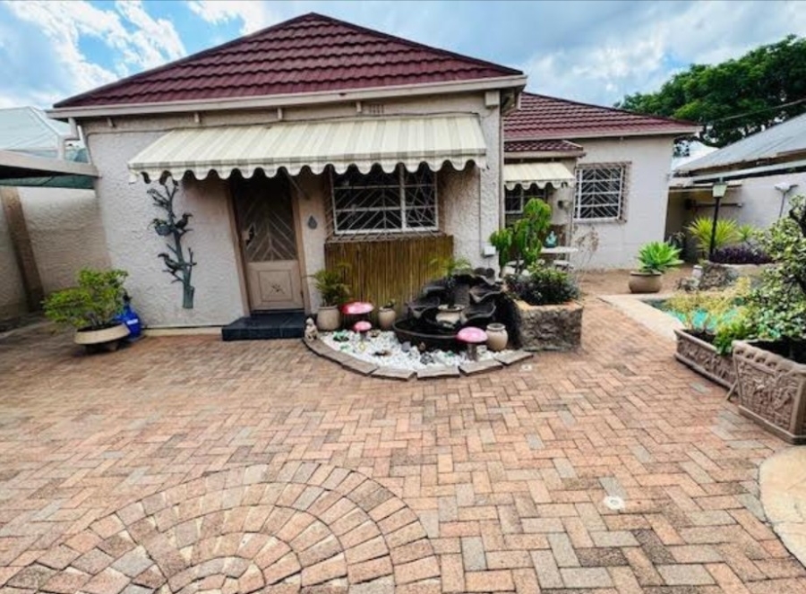 4 Bedroom Property for Sale in Regents Park Gauteng