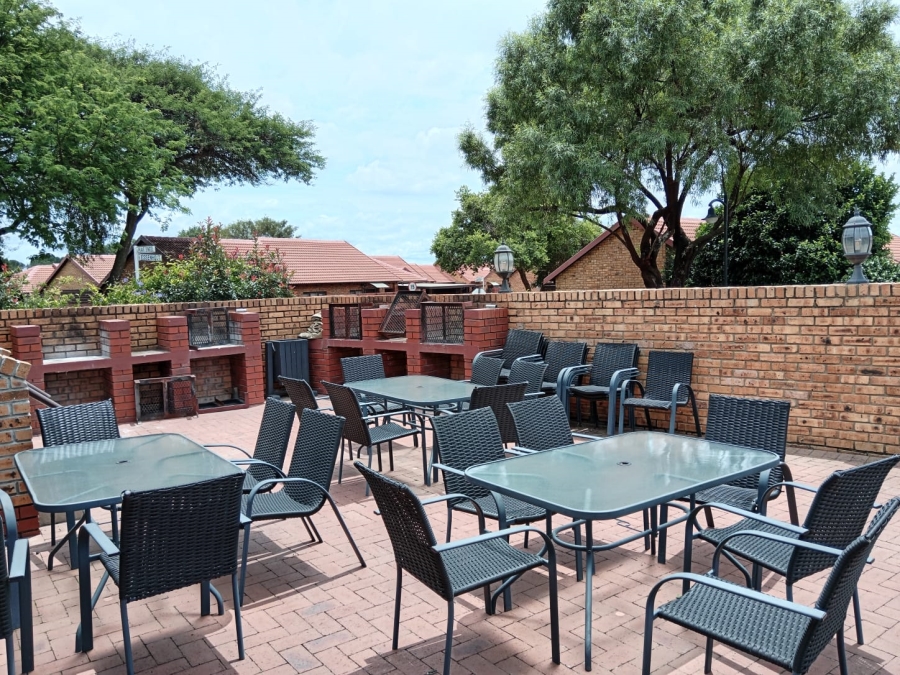 To Let 1 Bedroom Property for Rent in Willow Park Manor Gauteng