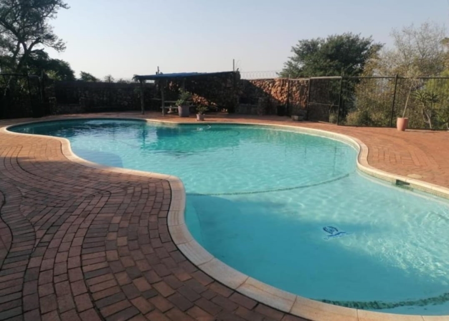 2 Bedroom Property for Sale in La Montagne Gauteng