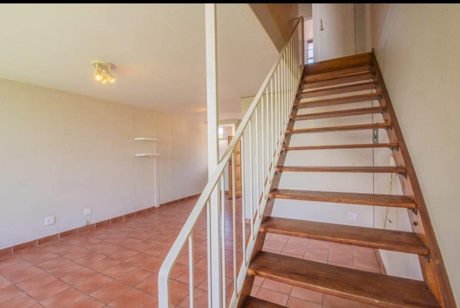 2 Bedroom Property for Sale in La Montagne Gauteng