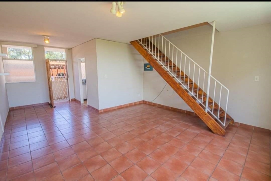 2 Bedroom Property for Sale in La Montagne Gauteng