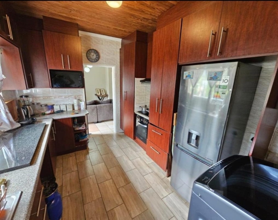 3 Bedroom Property for Sale in Dorandia Gauteng