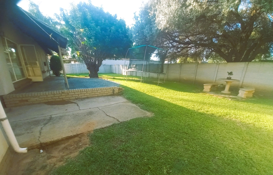 3 Bedroom Property for Sale in Dorandia Gauteng