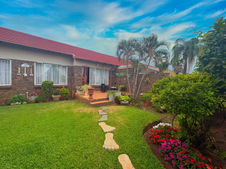 3 Bedroom Property for Sale in The Orchards Gauteng