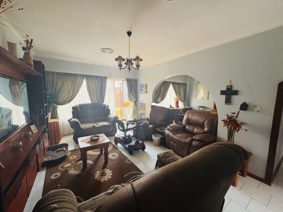 3 Bedroom Property for Sale in The Orchards Gauteng