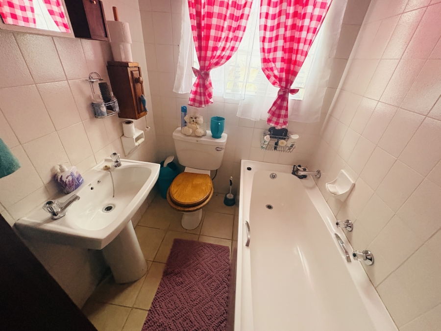 3 Bedroom Property for Sale in The Orchards Gauteng