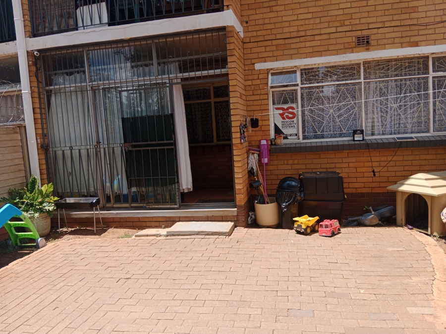 2 Bedroom Property for Sale in Vanderbijlpark CW 1 Gauteng