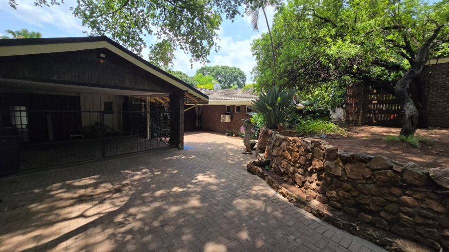 5 Bedroom Property for Sale in Pretoria North Gauteng
