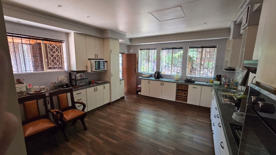 5 Bedroom Property for Sale in Pretoria North Gauteng