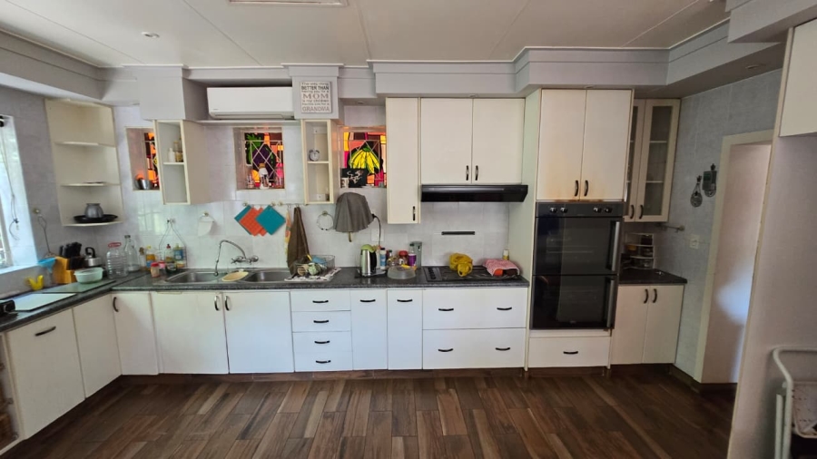 5 Bedroom Property for Sale in Pretoria North Gauteng