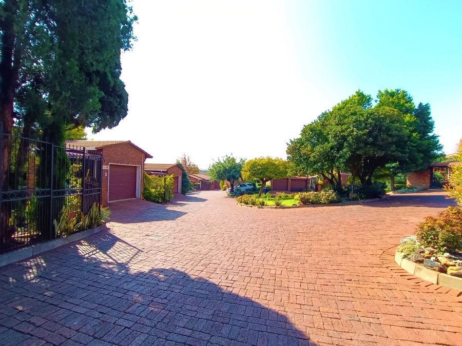 3 Bedroom Property for Sale in Zwartkop Gauteng
