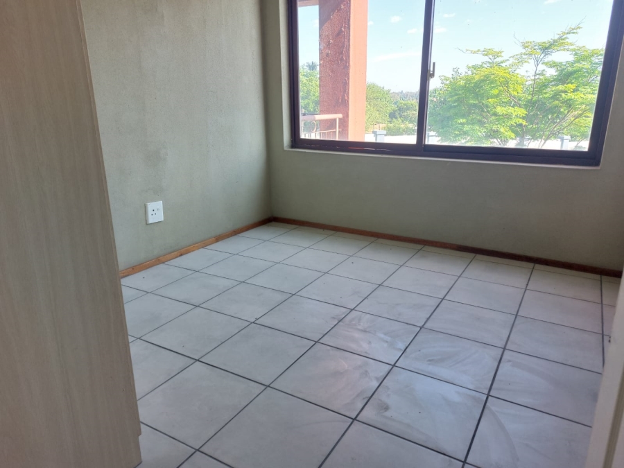To Let 2 Bedroom Property for Rent in Honeydew Grove Gauteng
