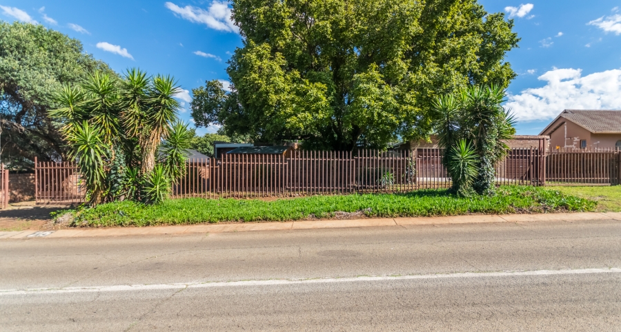 3 Bedroom Property for Sale in Wierda Park Gauteng