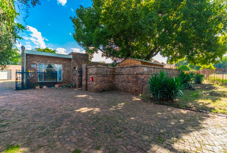 3 Bedroom Property for Sale in Wierda Park Gauteng