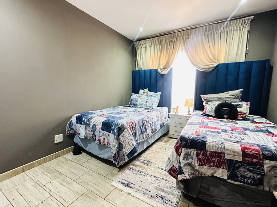 4 Bedroom Property for Sale in Dawn Park Gauteng