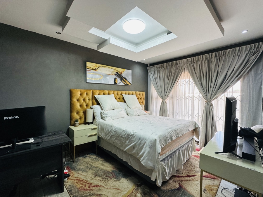 4 Bedroom Property for Sale in Dawn Park Gauteng