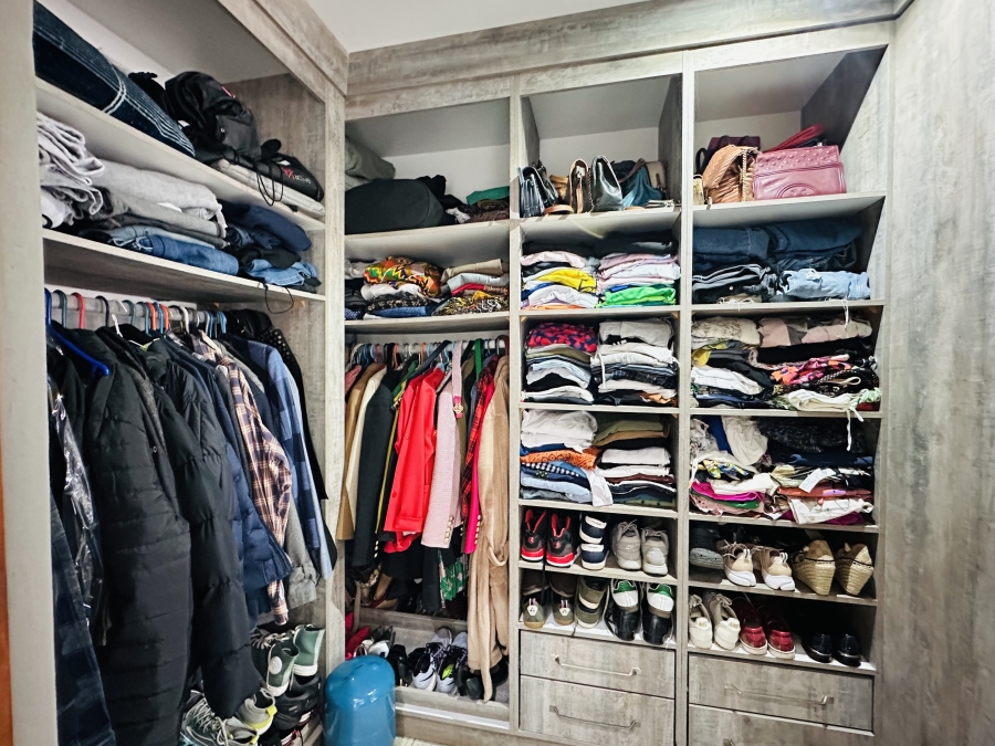 4 Bedroom Property for Sale in Dawn Park Gauteng