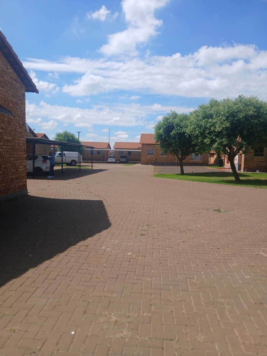 3 Bedroom Property for Sale in Dawn Park Gauteng