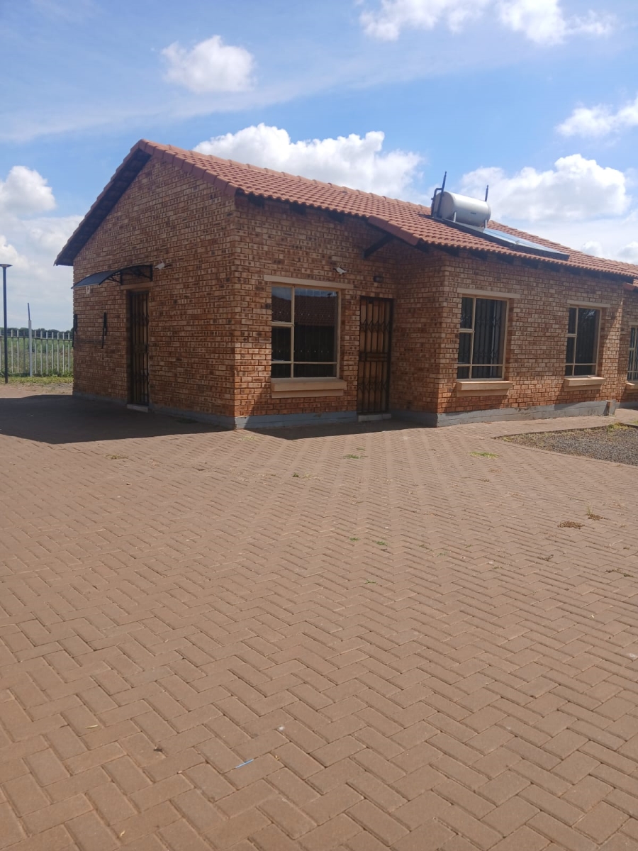3 Bedroom Property for Sale in Dawn Park Gauteng