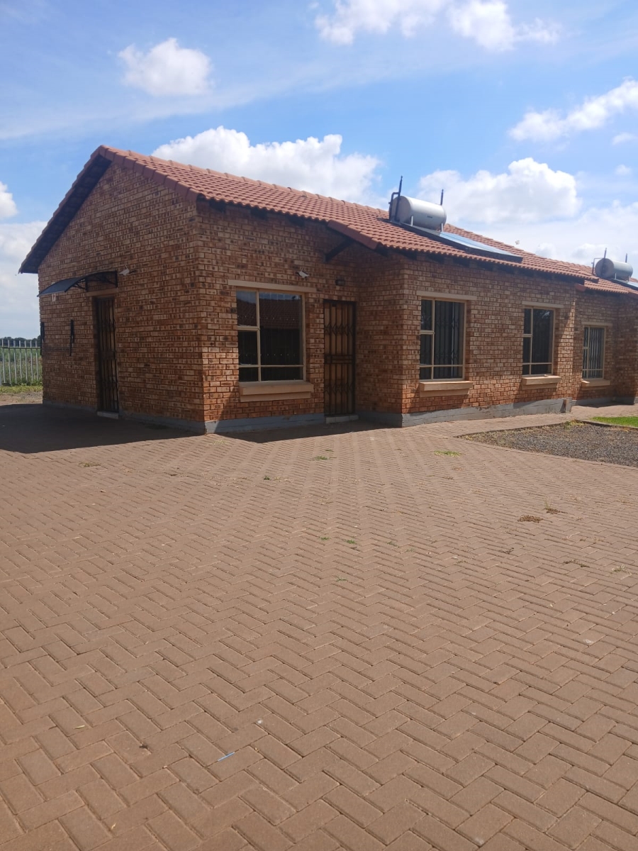 3 Bedroom Property for Sale in Dawn Park Gauteng