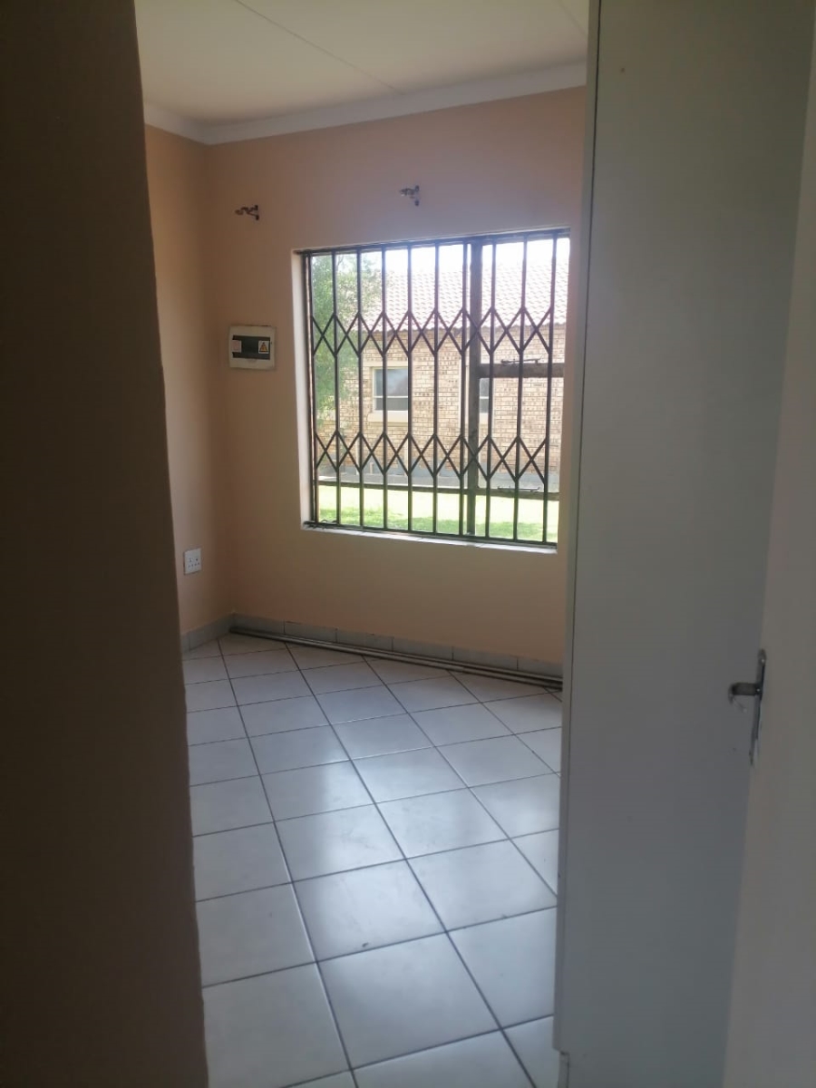 3 Bedroom Property for Sale in Dawn Park Gauteng