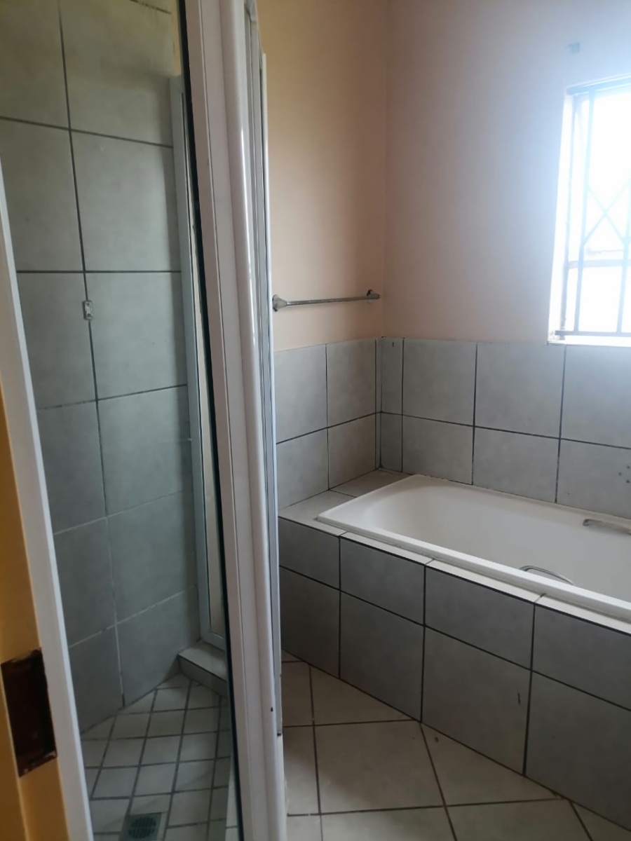 3 Bedroom Property for Sale in Dawn Park Gauteng