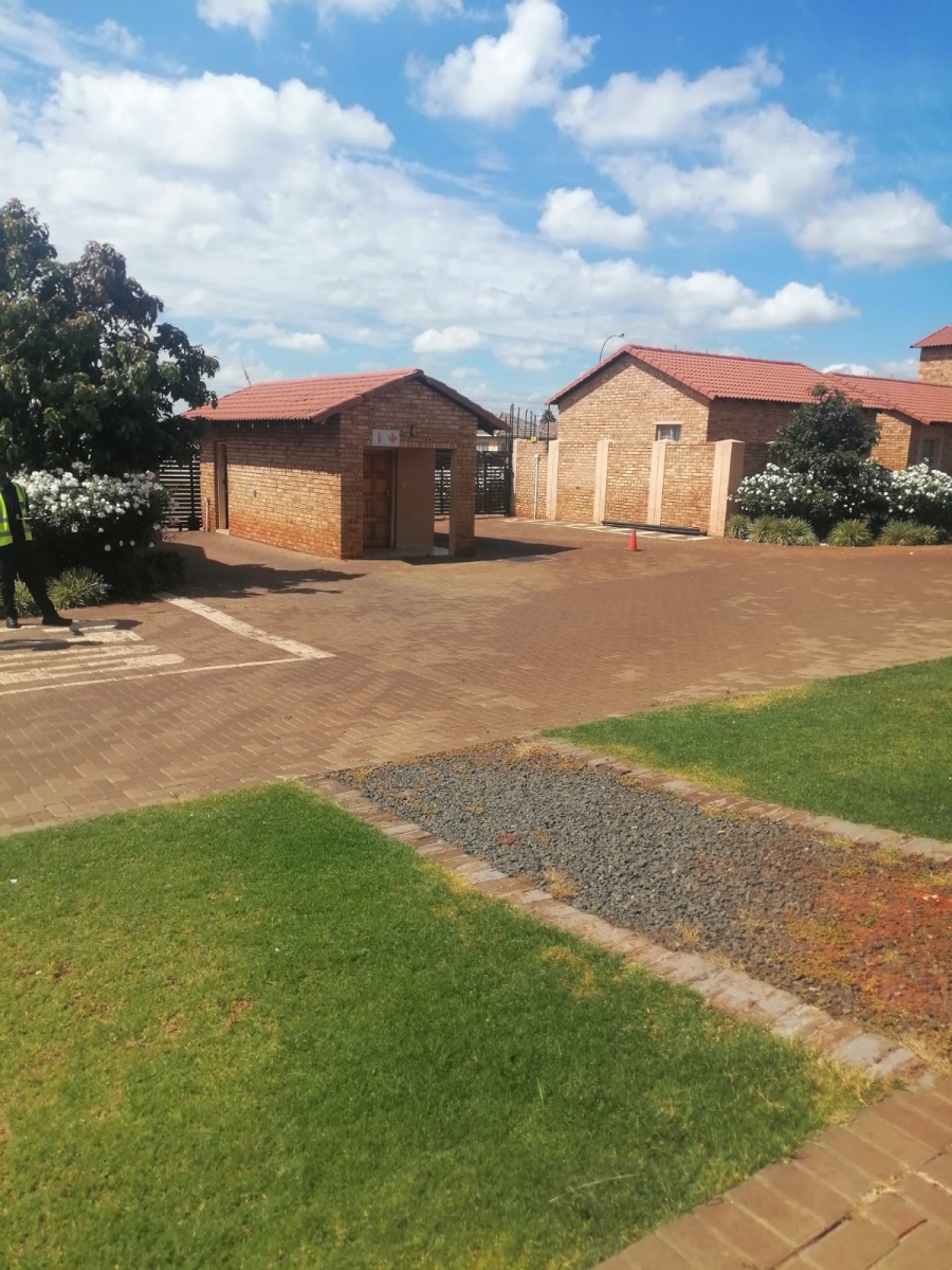3 Bedroom Property for Sale in Dawn Park Gauteng