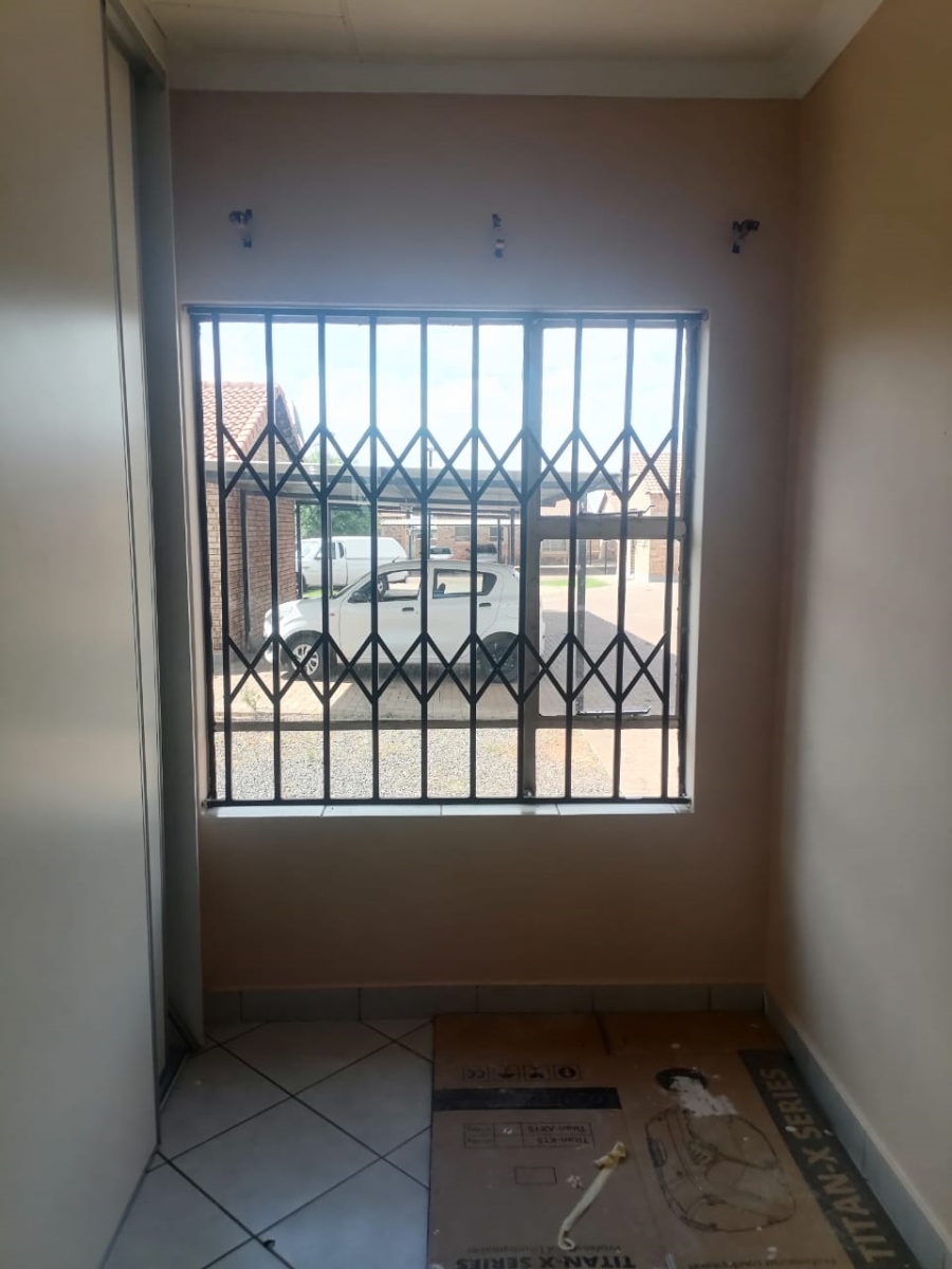 3 Bedroom Property for Sale in Dawn Park Gauteng