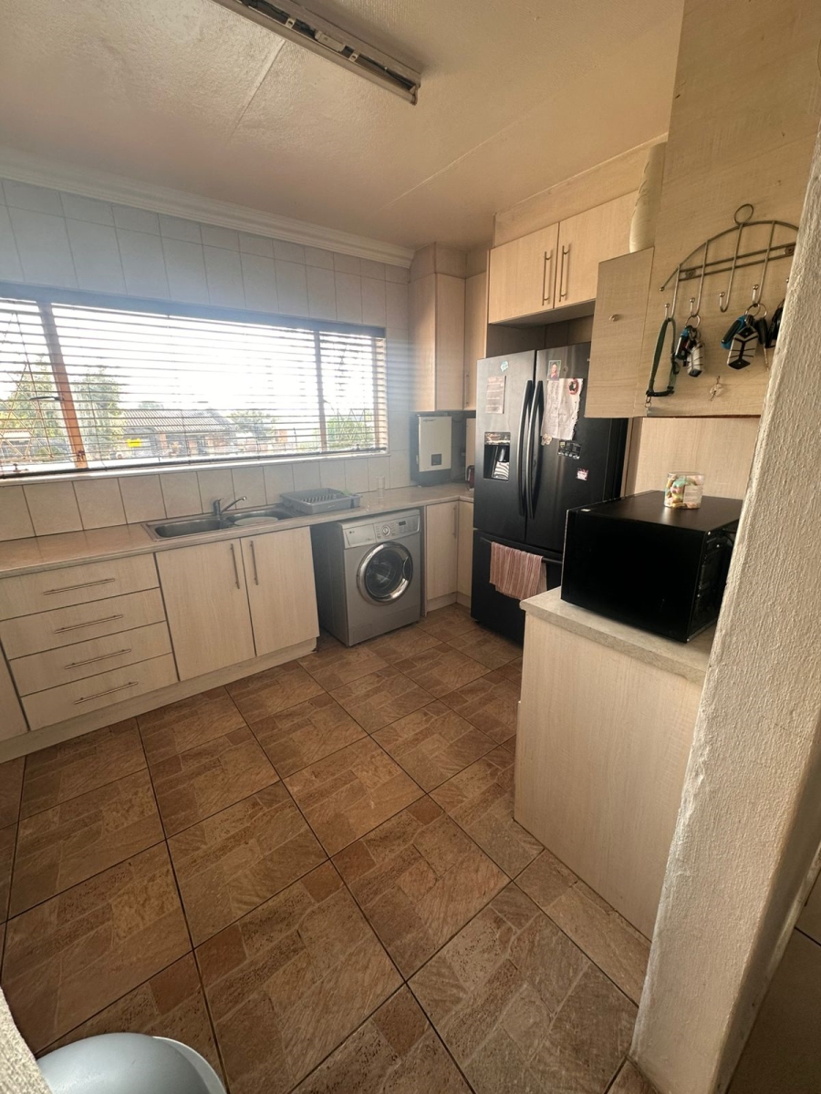 3 Bedroom Property for Sale in Klopperpark Gauteng