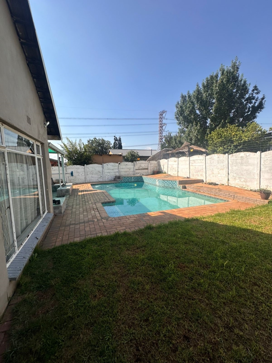 3 Bedroom Property for Sale in Klopperpark Gauteng