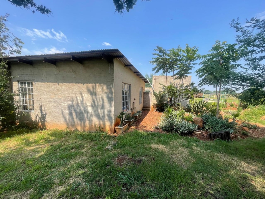 5 Bedroom Property for Sale in Homestead Apple Orchards Gauteng